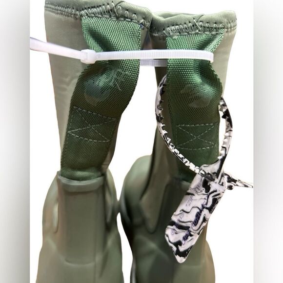 Revolve OFF-WHITE For Rainy Days Zip-tie Rubber Rain Boots in Green - Picture 10 of 12